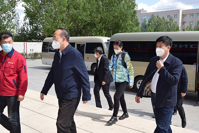 吉林副省长吴靖平视察太阳城官网生产基地